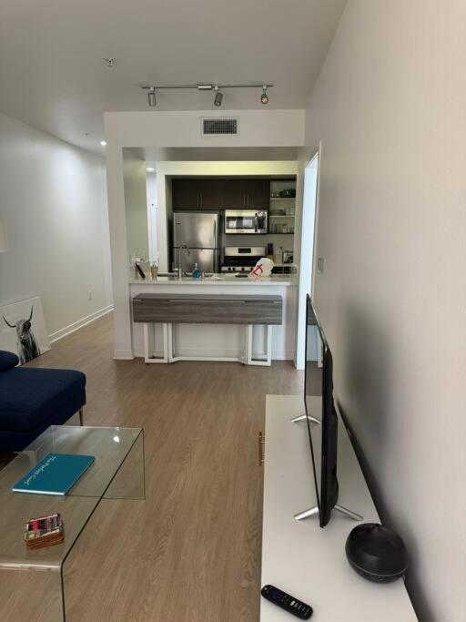 The Carlton- Modern-Luxury 2 Master Suites In Hrt Of Sm Steps To Ocean Ave Los Angeles Eksteriør billede