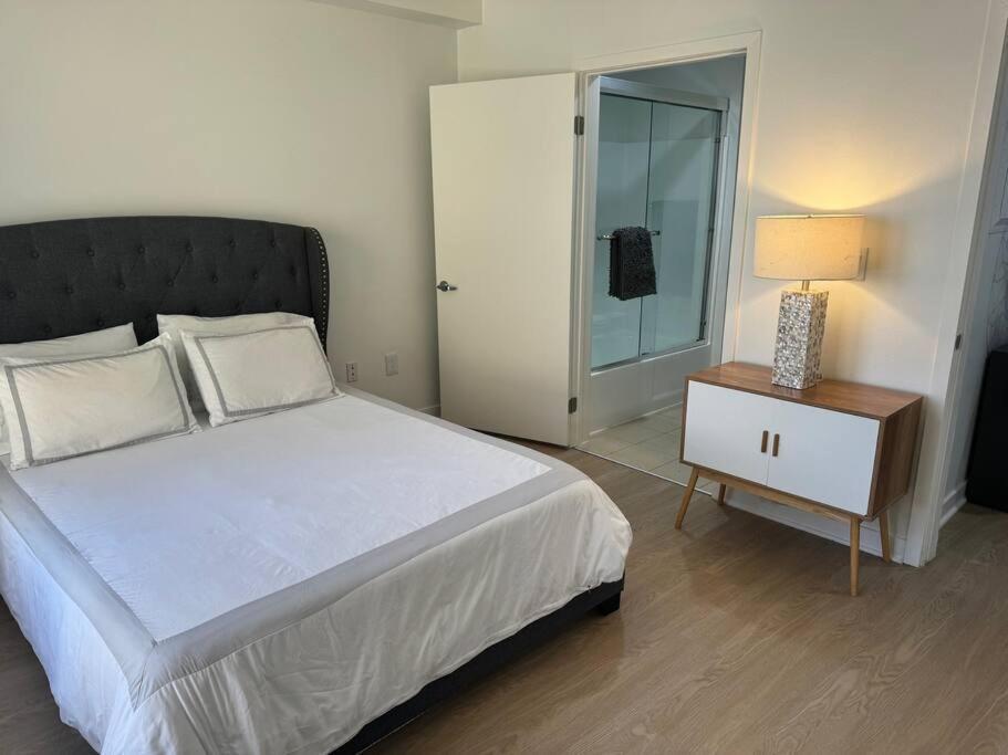 The Carlton- Modern-Luxury 2 Master Suites In Hrt Of Sm Steps To Ocean Ave Los Angeles Eksteriør billede