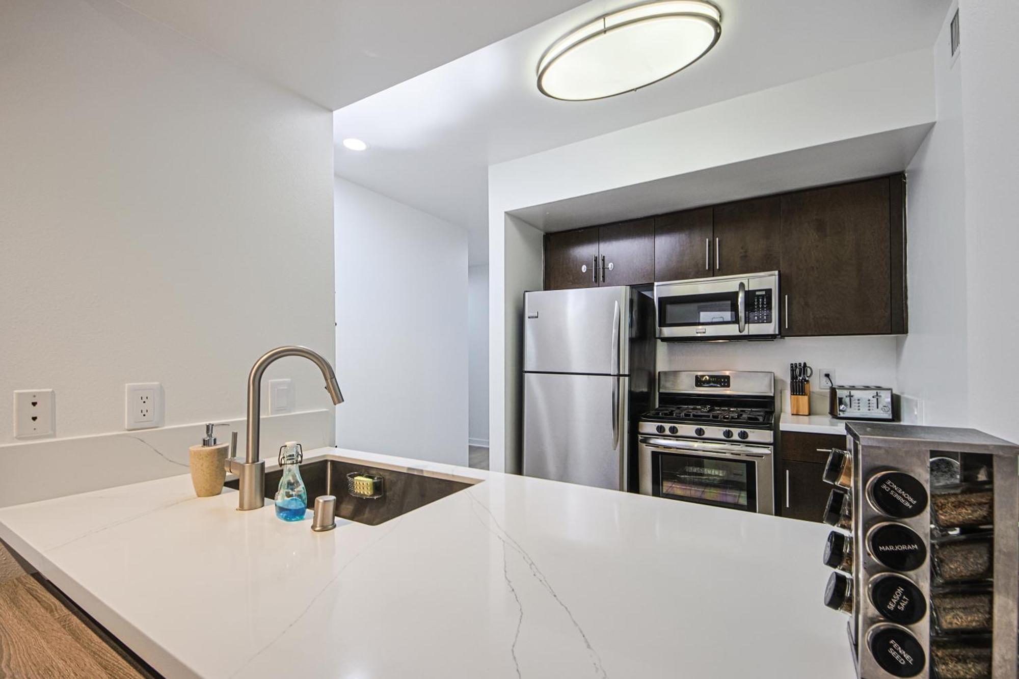 The Carlton- Modern-Luxury 2 Master Suites In Hrt Of Sm Steps To Ocean Ave Los Angeles Eksteriør billede