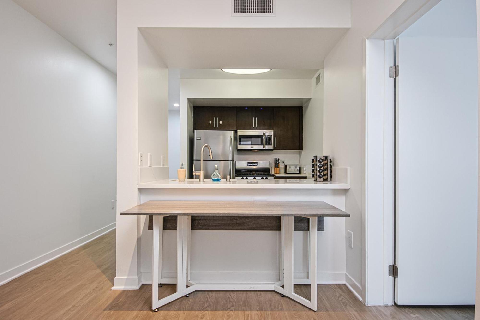 The Carlton - Modern-Lux 2 Master Suites-Secure Bldg & Parking- 5 Blks To Ocean Ave Los Angeles Eksteriør billede